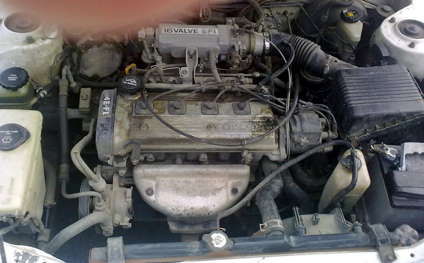 колко кончета е мотора?
<br />здрав ли е?
<br />къде го слагат, до коя година?