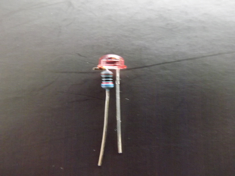 Обикновен диод с (пластмасова фасонка )