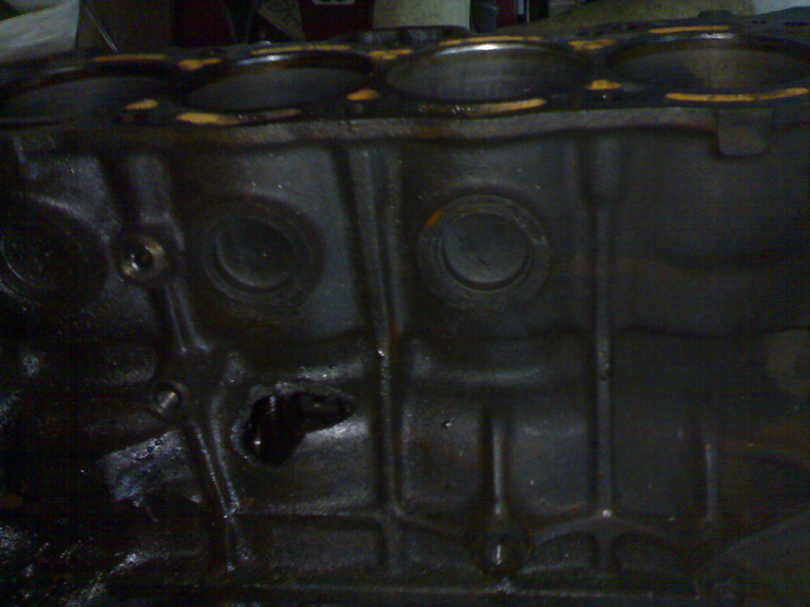 дупка под 3-ти цилиндър...