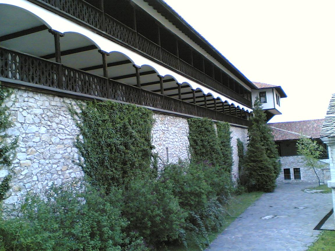 В манастирът