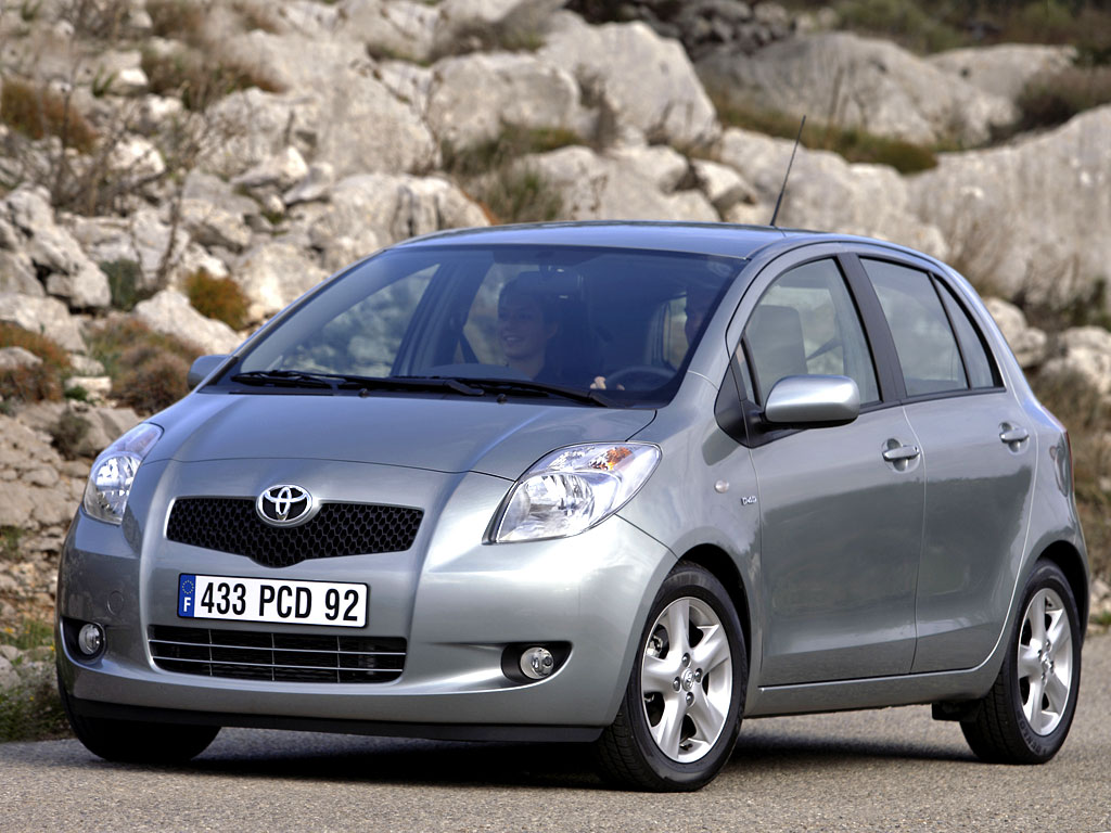 toyota-yaris-017.jpg